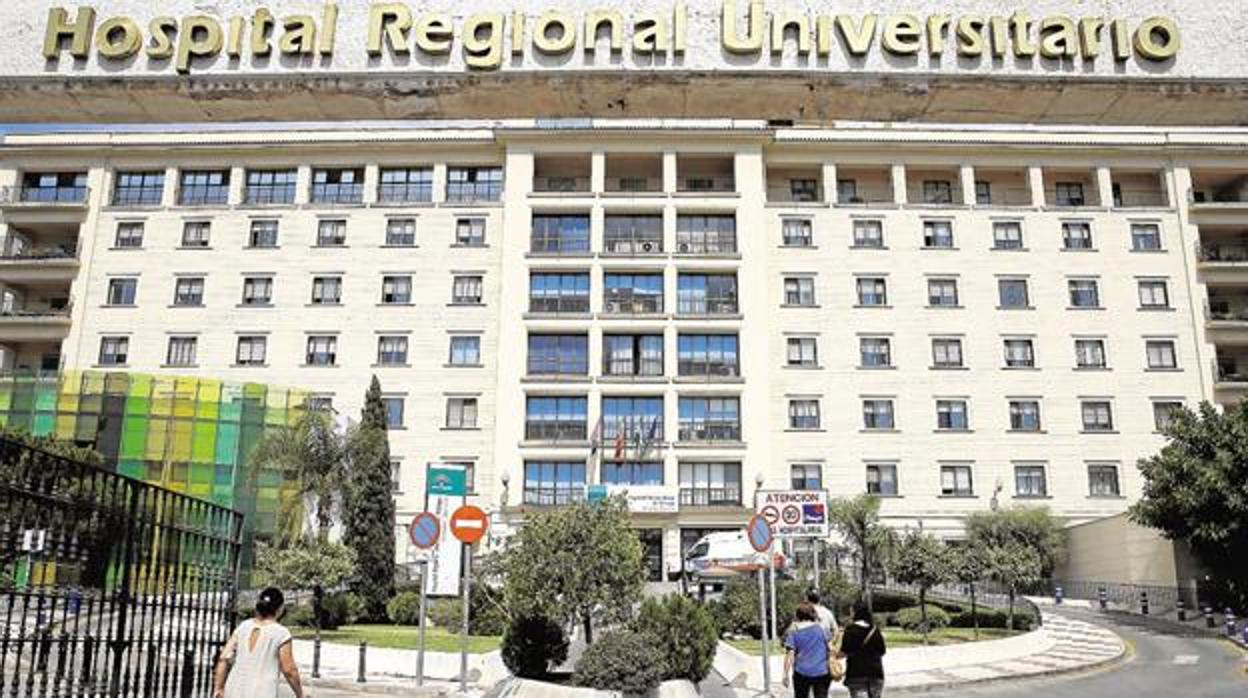 Fachada del hospital Regional de Málaga, antes llamado Carlos Haya