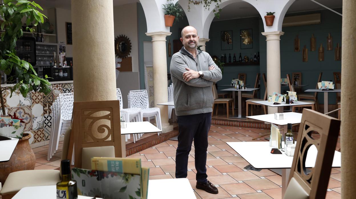 El propietario de Grupo Gourmet Ibérico, Jorge Jurado, en el restaurante Patio Romano