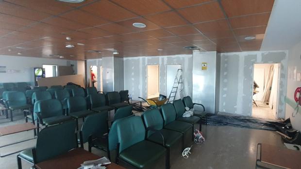 Coronavirus | El Reina Sofía amplía el área de Urgencias para atender a pacientes con coronavirus