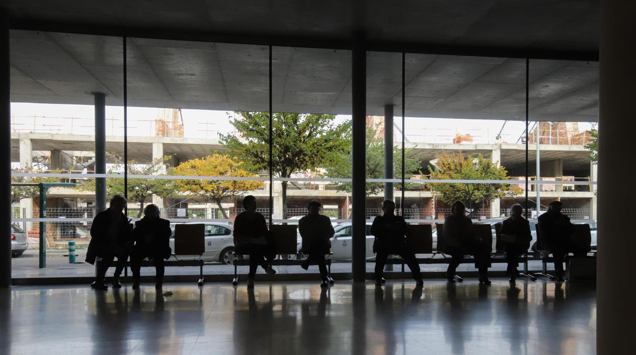 Pacientes en el centro Carlos Castilla del Pino