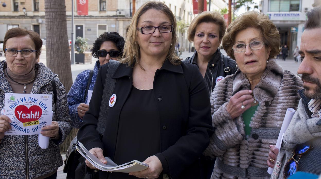 Paloma Hergueta, en el centro de la imagen