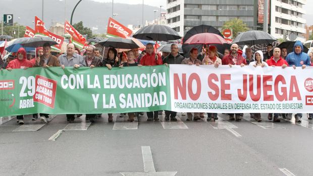 Polémica con los 612 liberados sindicales de la Sanidad que la Junta de Andalucía quiere como voluntarios