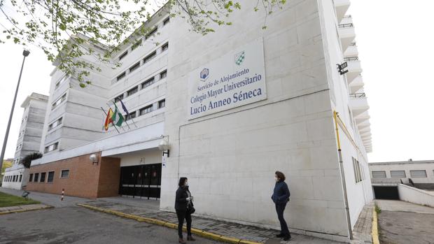 El Ayuntamiento traslada a las personas sin hogar al antiguo colegio mayor Séneca
