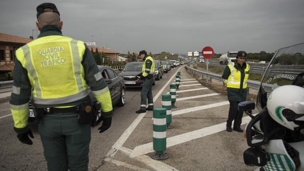 Coronavirus en la Guardia Civil de Huelva: dan de alta a un agente contagiado «sin una segunda prueba»