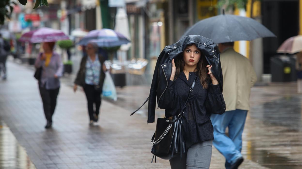 Lluvia en la calle Cruz Conde de Córdoba