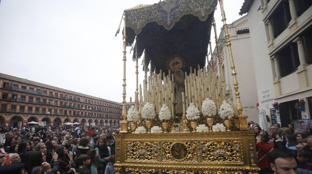 Nuestra Señora de las Lágrimas en su Desamparo, por la plaza de la Corredera el Miércoles Santo de 2020