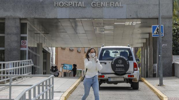 La Junta se prepara para un 71 por ciento más de pacientes en las UCI por el Covid-19