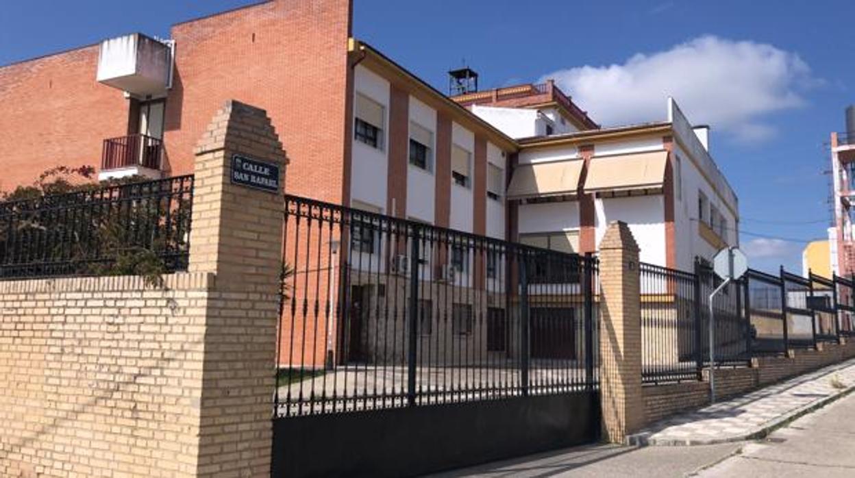 Fachada de la residencia San Rafael de Montilla