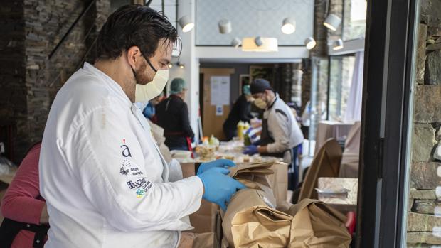 Un chef estrella Michelín de Huelva al servicio de la cocina de emergencia por el Covid-19