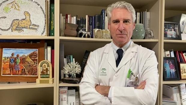 El médico del alcalde de Málaga: «Su recuperación ha sido meteórica; tiene una fortaleza increíble»