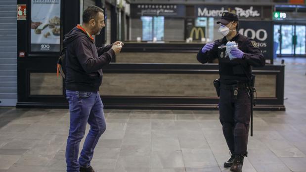 Estos son los puntos de reparto de mascarillas en Andalucía este martes 14 de abril