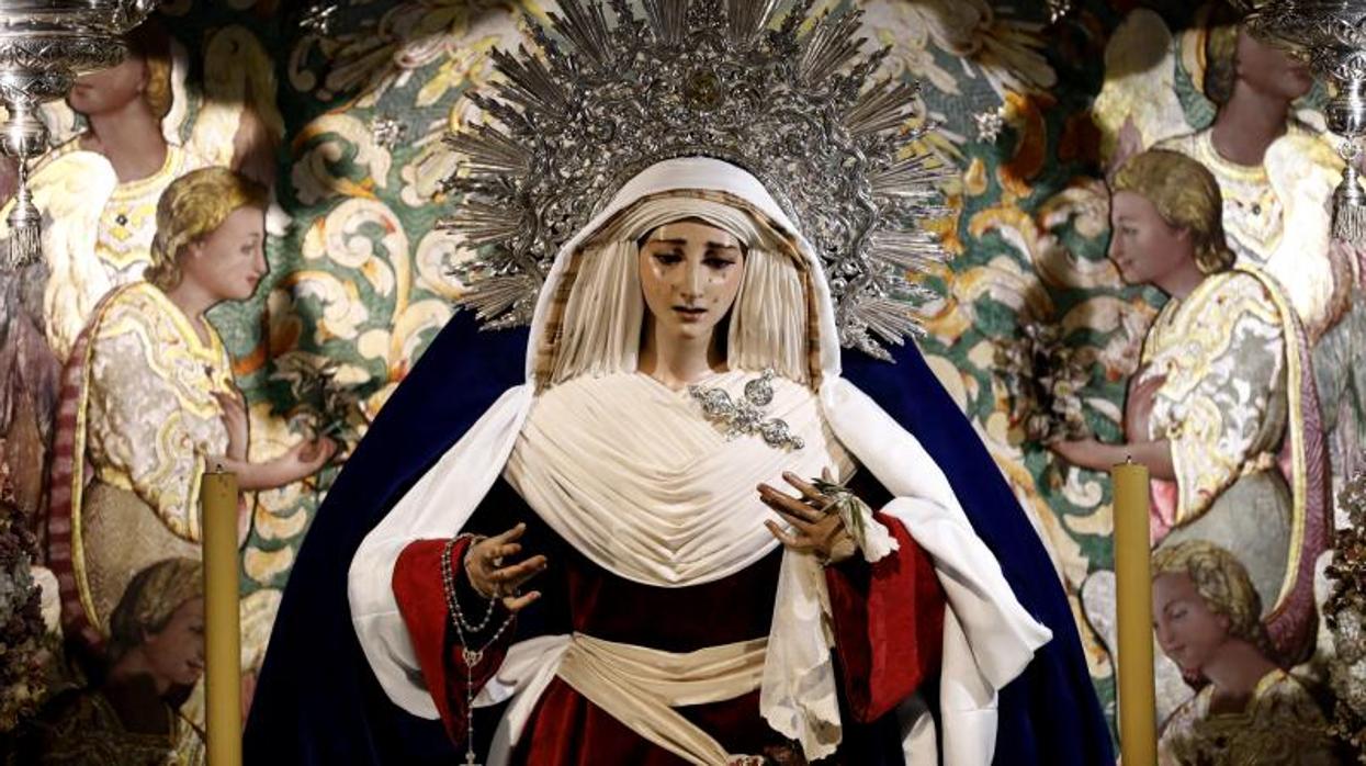 La Virgen de la Paz en su templo