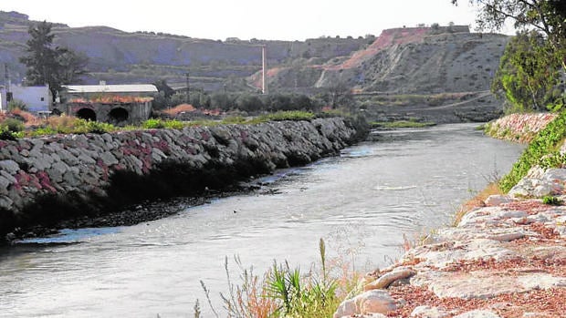 «Estupor» entre los regantes por la intención de la CHG de retrasar la presa de San Calixto en Córdoba