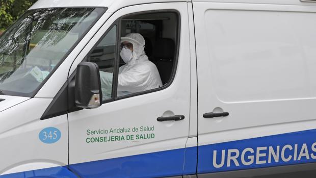 CSIF reclama un informe sobre el uso de mascarillas defectuosas del Gobierno en el Hospital Reina Sofía