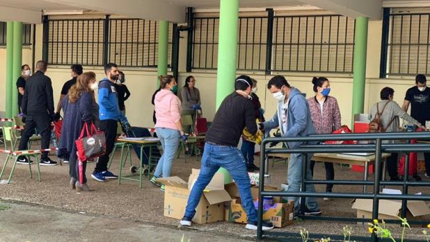 La red de reparto urgente de comida alcanza a más de 8.000 personas en Córdoba