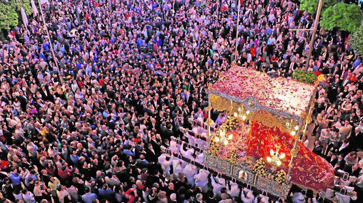 La Virgen de Araceli, en procesión por las calles de Lucena