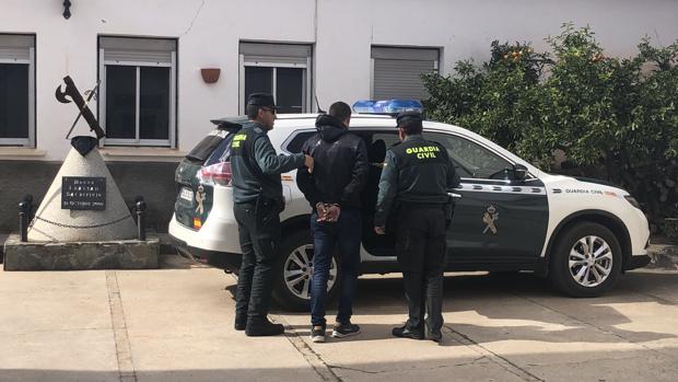 Detenido en Jaén un hombre que utilizaba mascarilla y guantes en los atracos