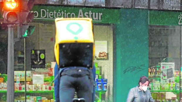 La Policía Local de Córdoba no permite por ahora recoger comida a los clientes en bares y restaurantes