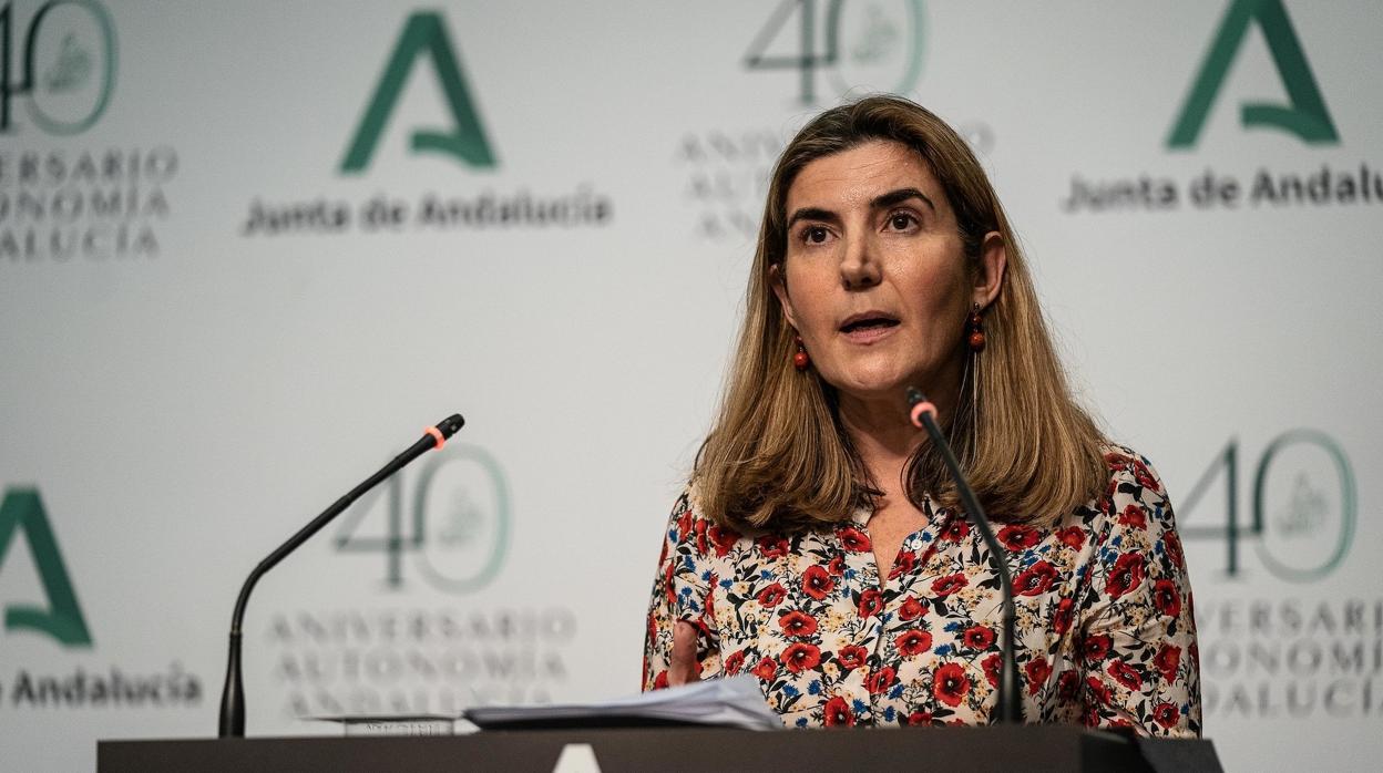 La consejera de Empleo, Rocío Blanco, en rueda de prensa tras la reunión de un Gabinete de crisis