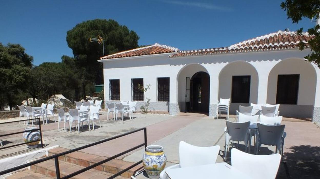 Imagen del restaurante antes de adaptar la terraza a los espacios ordenados por el Gobierno