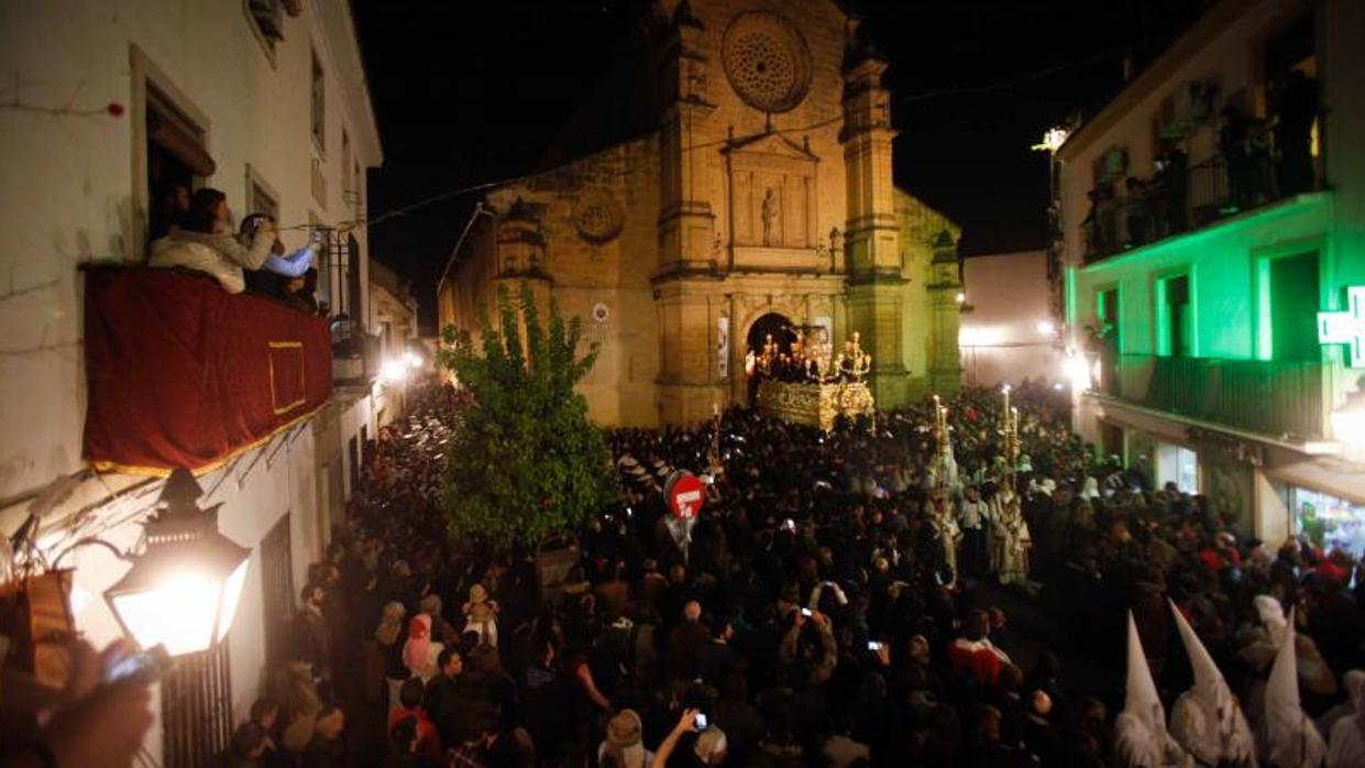 Salida de la hermandad de la Misericordia en 2016