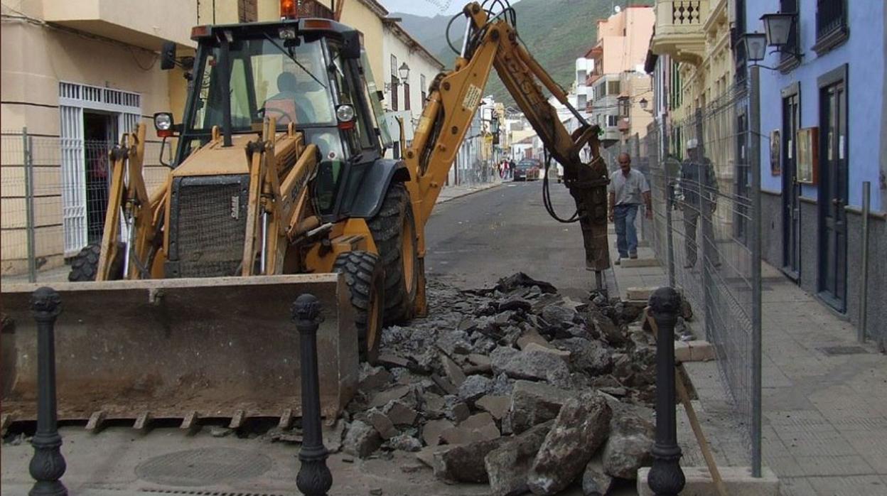 Obras con cargo al PFEA en un municipio de la provincia