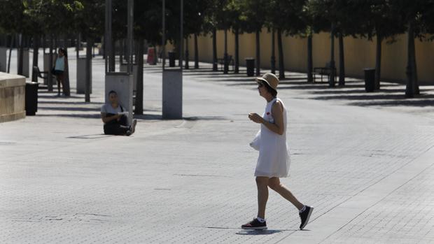 Sol con nubes a ratos y máximas de 36 grados este jueves en Córdoba