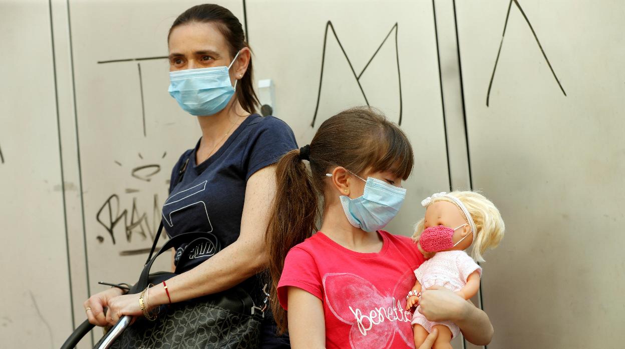 Las mascarillas tienen una vida útil de entre cuatro y seis horas