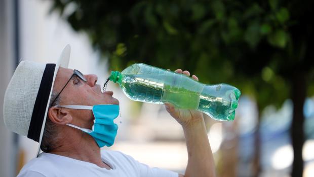 Máximas de 38 grados este sábado en Córdoba para conciliar calor y mascarillas