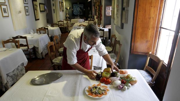 Los restaurantes de Córdoba vuelven a abrir con cautela y algunas ausencias