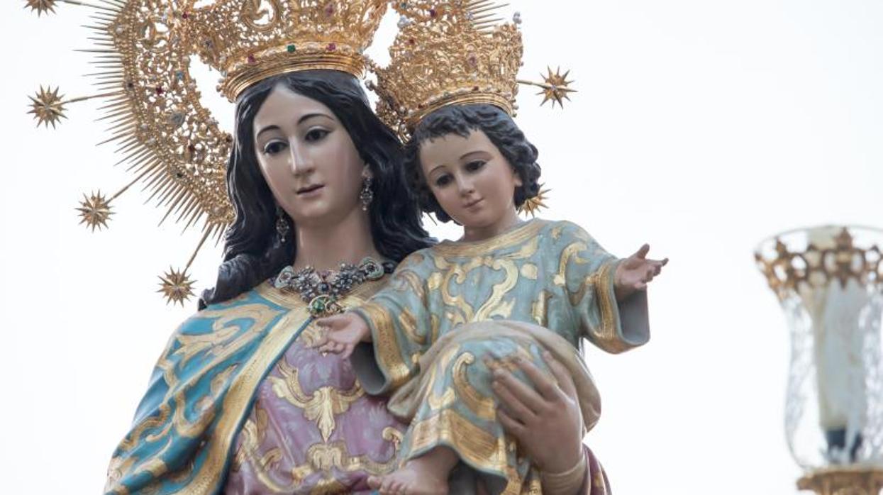 María Auxiliadora durante la procesión en el 2018