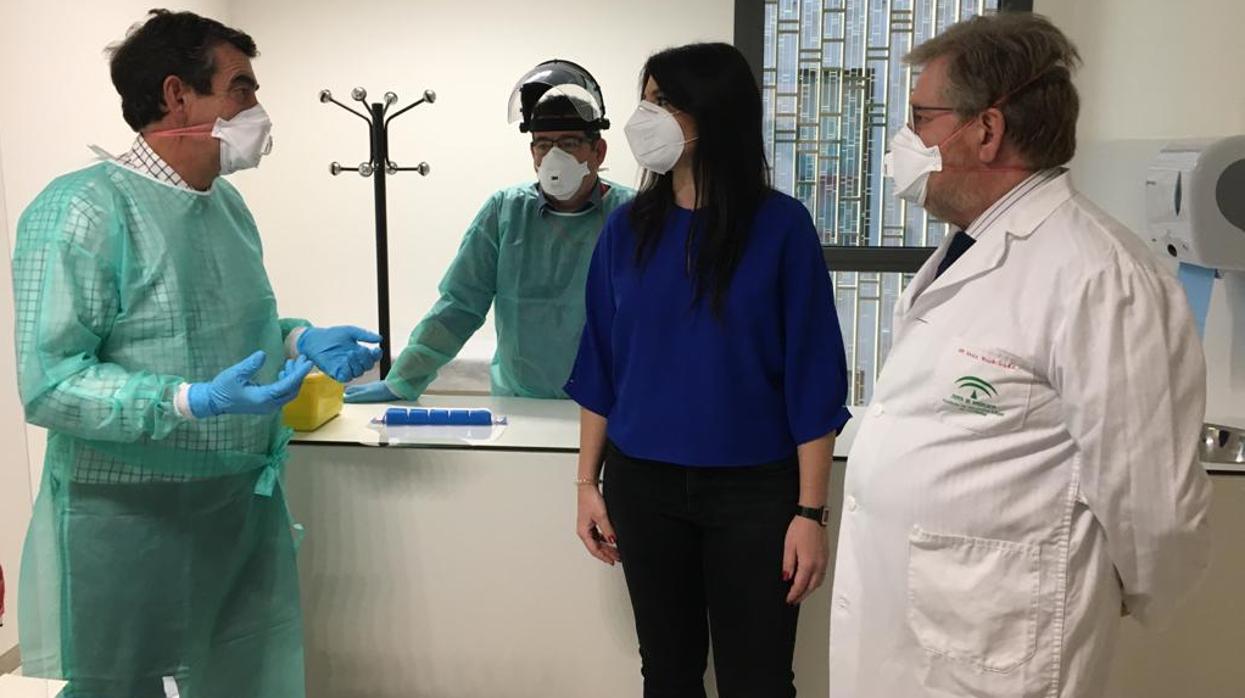 La delegada de Justicia, hoy durante su visita al Instituto de Medicina Legal y Ciencias Forenses