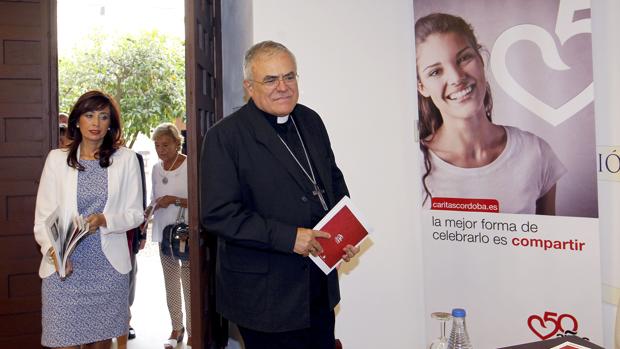 El obispo de Córdoba, ante la campaña del Corpus: «Cáritas hoy necesita ayuda más que nunca»