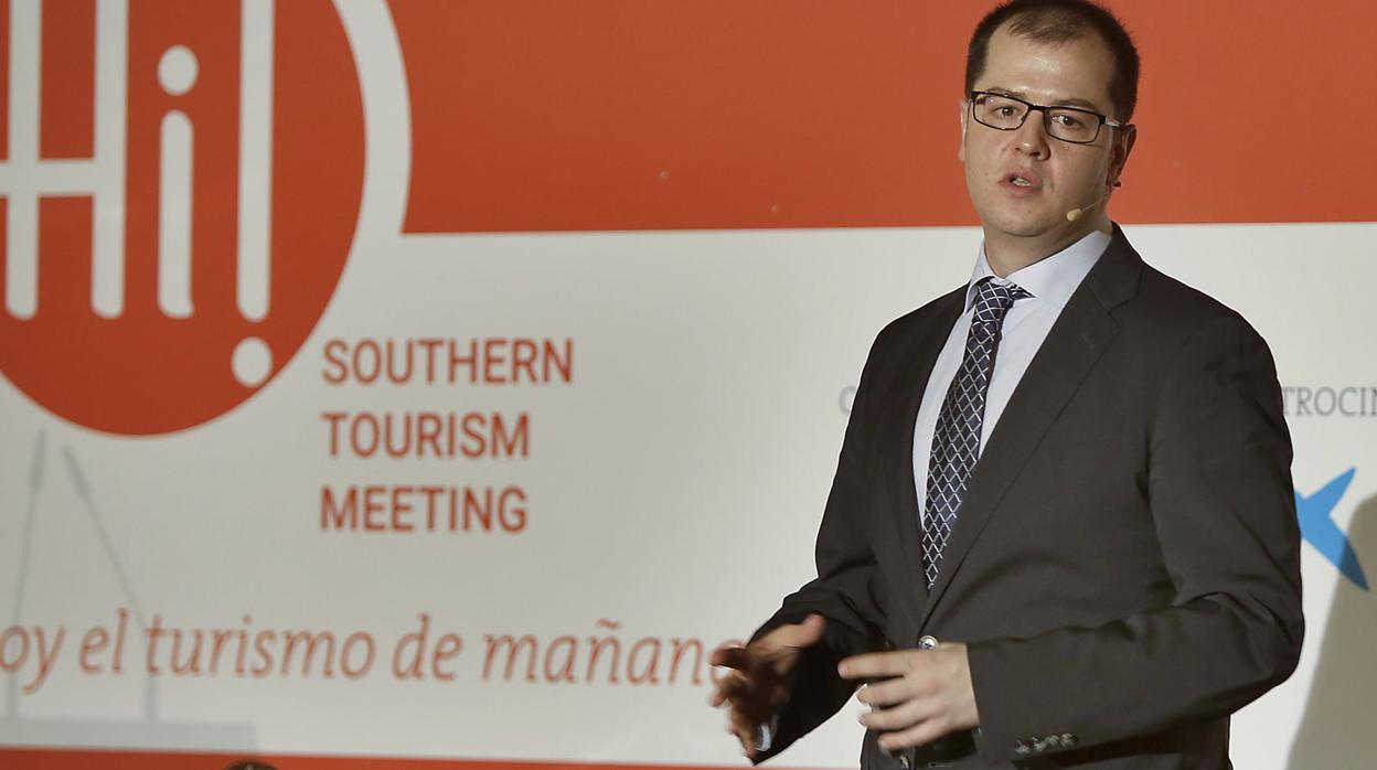 Luis Martín Izquierdo, durante una conferencia