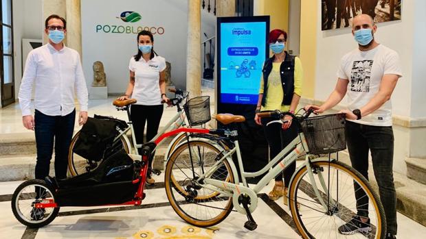 El Ayuntamiento de Pozoblanco crea una servicio para llevar las compras a domicilio en bicicleta