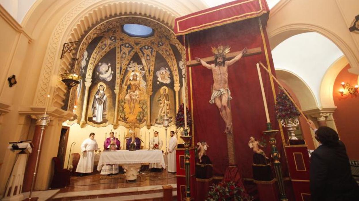 Presentación de la imagen del titular de la hermandad de la Conversión en su parroquia