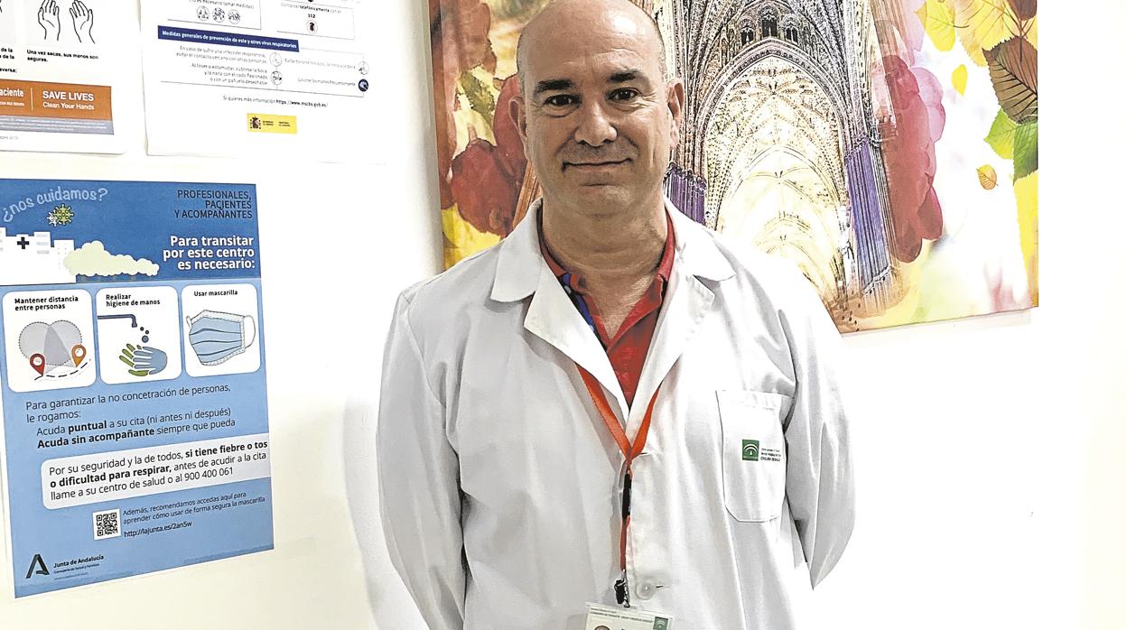 Juan Carlos Palomo Lara, coordinador de Enfermería de dos centros de salud de Sevilla