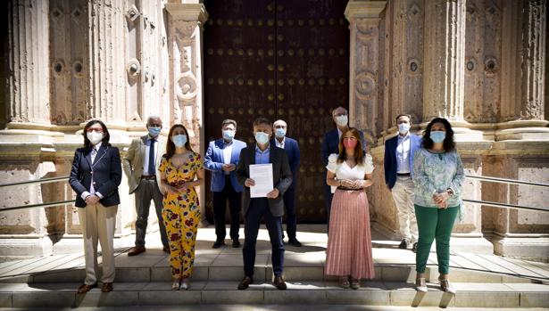 El PSOE intenta invalidar la gestión de la Junta de Andalucía durante la pandemia