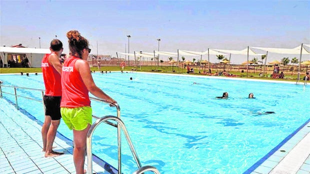 Los alcaldes de Los Pedroches acuerdan abrir este verano todas las piscinas municipales