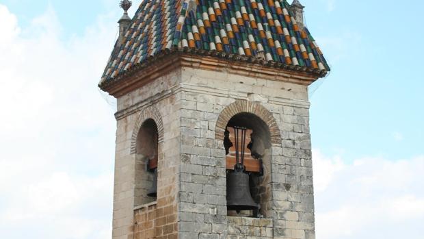 Un centenar de vecinos pide al Ayuntamiento de Lucena regular el uso de las campanas de los templos