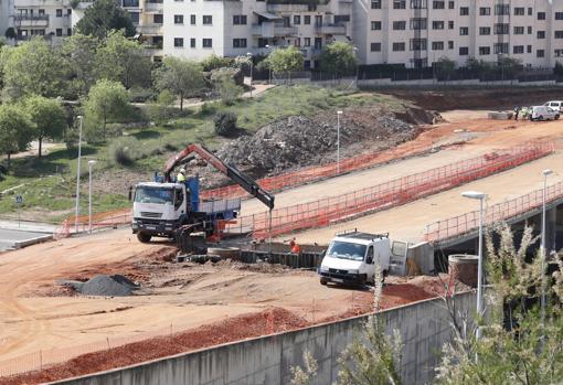 Trabajos en el tramo municipal de la Ronda Norte de Córdoba