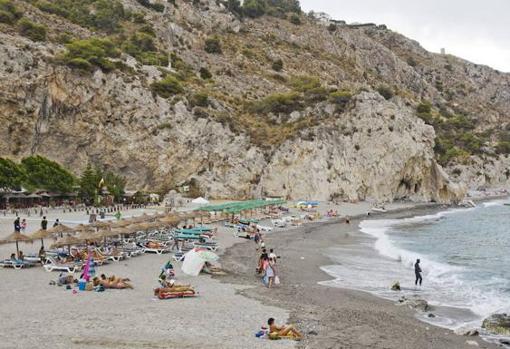 Playa de Cantarriján en la Costa Tropical granadina