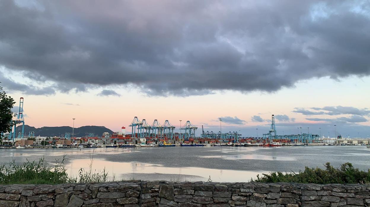 Imagen panorámica del puerto de Algeciras