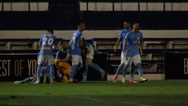 El Ciudad de Lucena sabe sufrir y pasa a la final del play off con un empate ante el Xerez Deportivo (1-1)