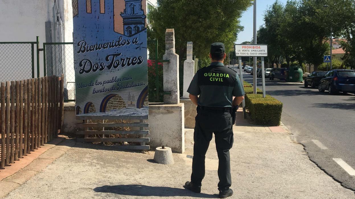 Un agente de la Guardia Civil de Dos Torres