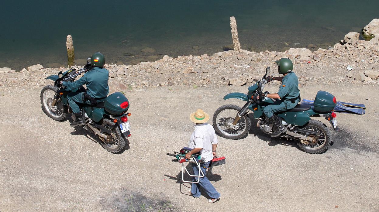 Agentes del Seprona de la Guardia Civil, que lleva a cabo la investigación