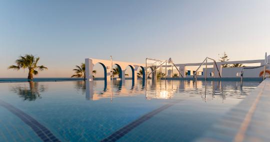 Si estás pensando en visitar esta playa, la mejor opción es hospedarte en el Hotel Marlin Antilla Playa