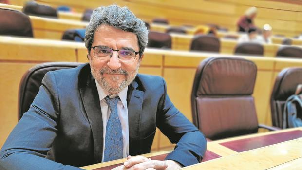 Gutiérrez Limones: «Debemos unirnos contra los populistas e independentistas»
