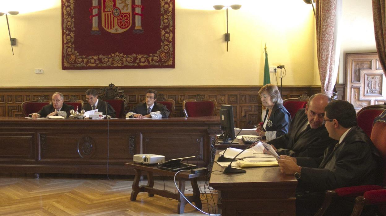 Imagen de archivo de un tribunal de la Audiencia de Granada