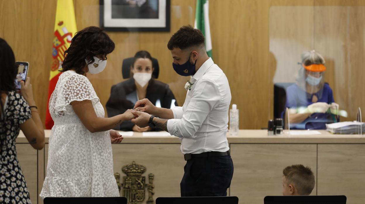Boda civil en Córdoba a principios de junio